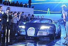 Am Showabend mit dabei: Bugattis Grand Sport Sang Bleu. Foto: auto-reporter.net 